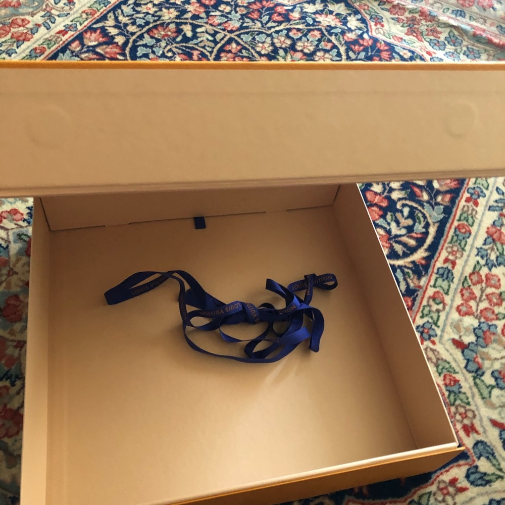 Authentic Louis Vuitton Empty Display Packaging - Picture 5 of 16